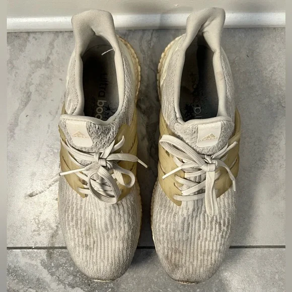 Mens size 10.5 adidas ultra boost - Picture 3 of 7